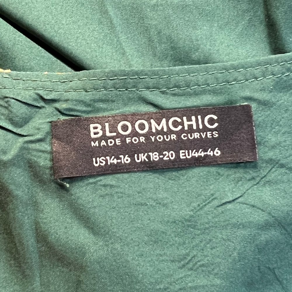 BloomChic Emerald and Gold Stars Midi Dress - Picture 5 of 6
